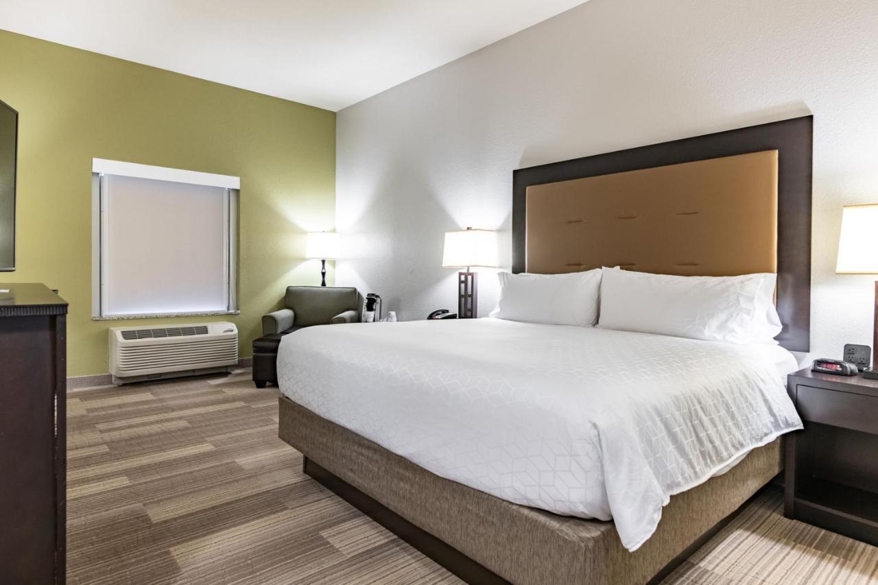Holiday Inn Express & Suites New Martinsville By Ihg Exterior photo