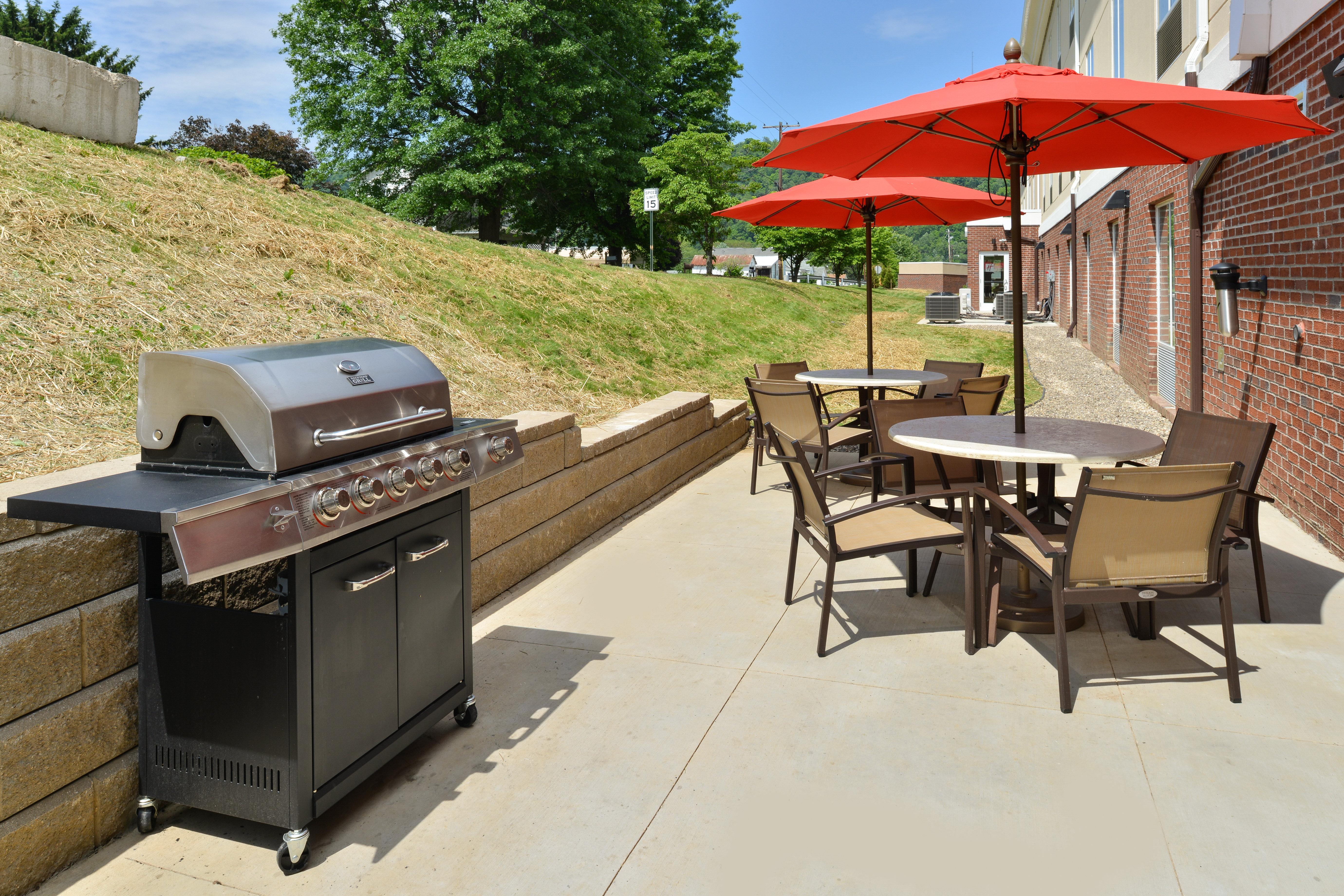Holiday Inn Express & Suites New Martinsville By Ihg Exterior photo
