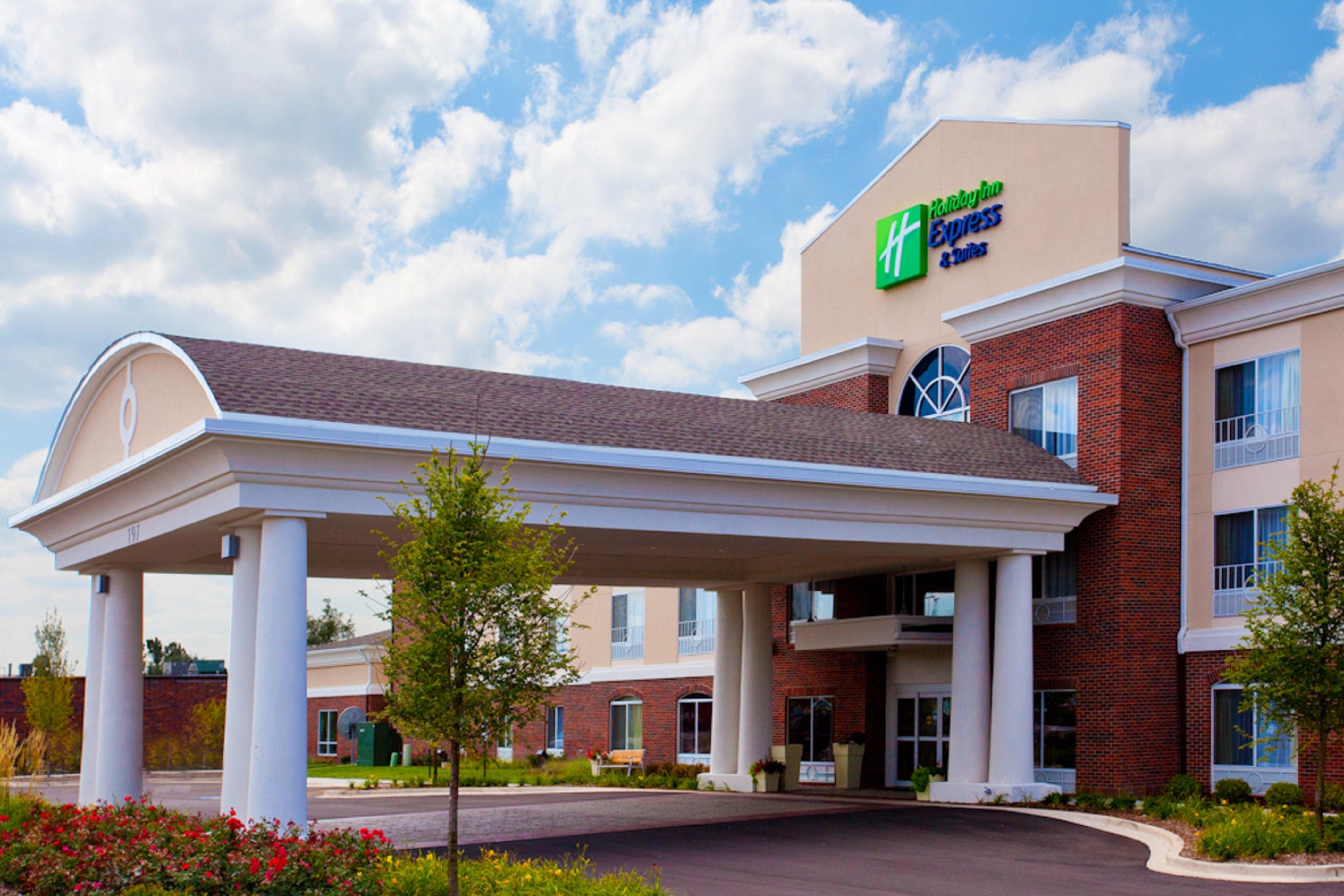 Holiday Inn Express & Suites New Martinsville By Ihg Exterior photo